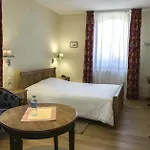 Chateau De La Motte 3*