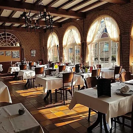 Ξενοδοχείο Logis - Chateau De La Motte - & Restaurant 3*