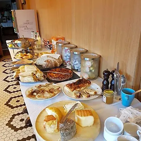 Ξενοδοχείο Logis - Chateau De La Motte - & Restaurant 3*