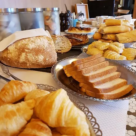 Hotel Logis - Chateau De La Motte - & Restaurant