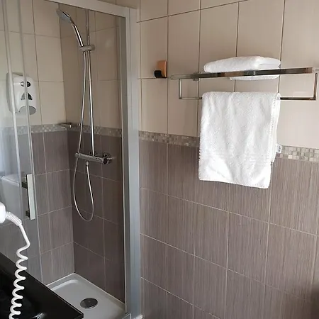 Logis - Chateau De La Motte - & Restaurant Hotel