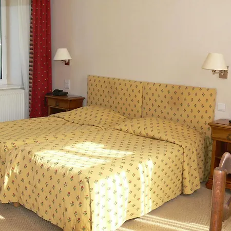 Logis - Chateau De La Motte - & Restaurant Hotel