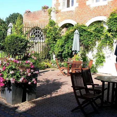 Hotel Chateau De La Motte 3*