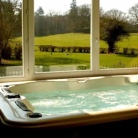 Logis - Chateau De La Motte - & Restaurant Liessies