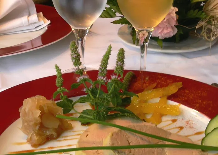 Logis - Chateau De La Motte - & Restaurant Hotel Liessies