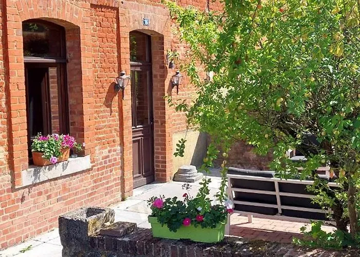 Hotel Logis - Chateau De La Motte - & Restaurant 3*