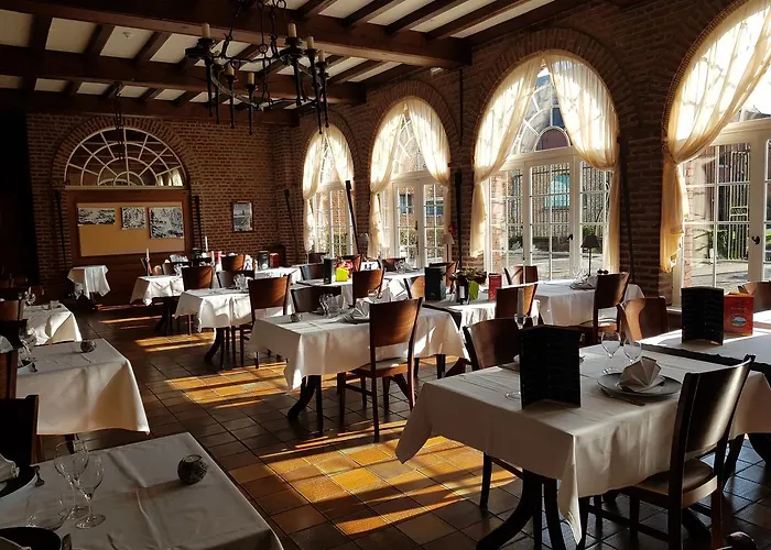 Hotel Logis - Chateau De La Motte - & Restaurant