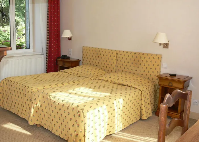 Logis - Chateau De La Motte - & Restaurant Hotel