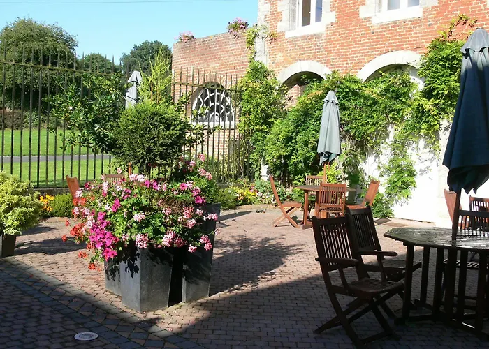 Logis - Chateau De La Motte - & Restaurant Hotel Liessies