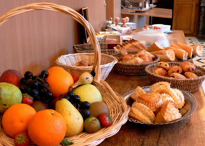 Hotel Logis - Chateau De La Motte - & Restaurant 3*