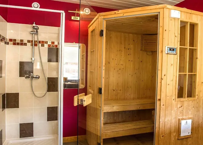 Logis - Chateau De La Motte - & Restaurant 3* Liessies
